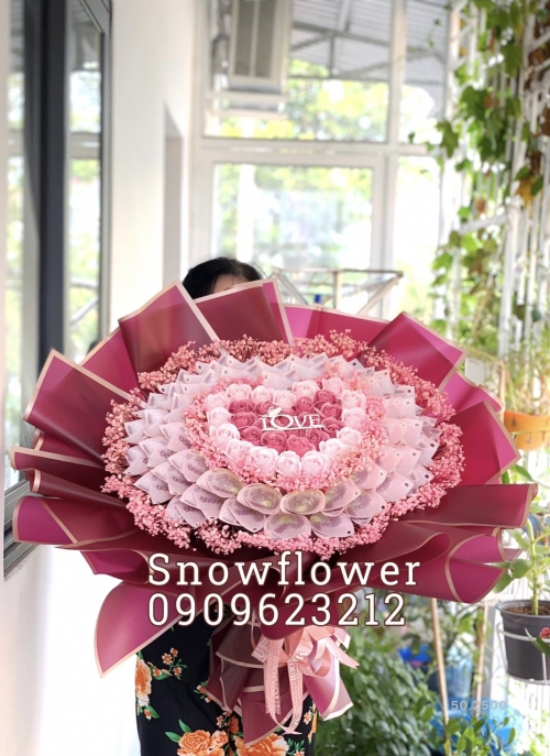 hoa bằng tiền 50k trái tim hồng